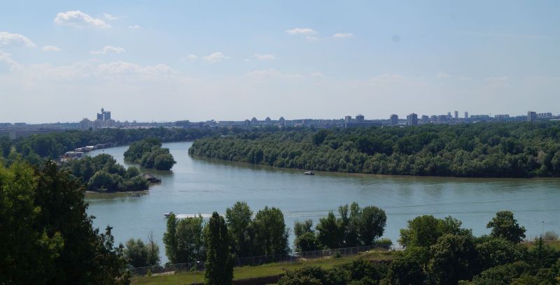Widoki na ujście Sawy do Dunaju z belgradzkiej twierdzy Kalemegdan