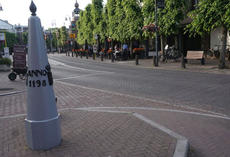 Granica przebiegająca wzdłuż jednej z ulic w Baarle